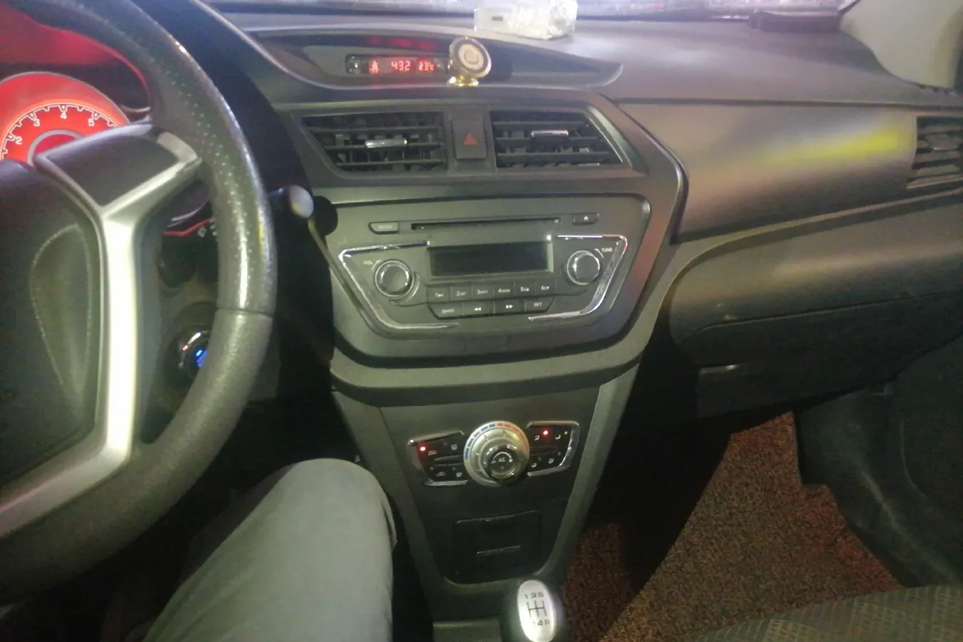 2014 LiFan X50 1.5L 103HP L4 5MT,autocango,china used car exporter,china ev exporter,chinese used car exporter,chinese used ev exporter