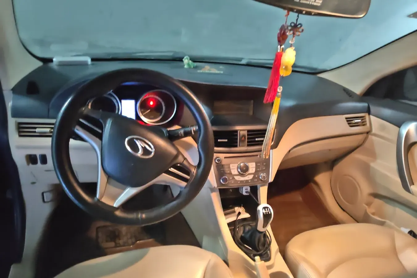 2014 Soueast V5 1.5L 120HP L4 5MT,autocango,china used car exporter,china ev exporter,chinese used car exporter,chinese used ev exporter