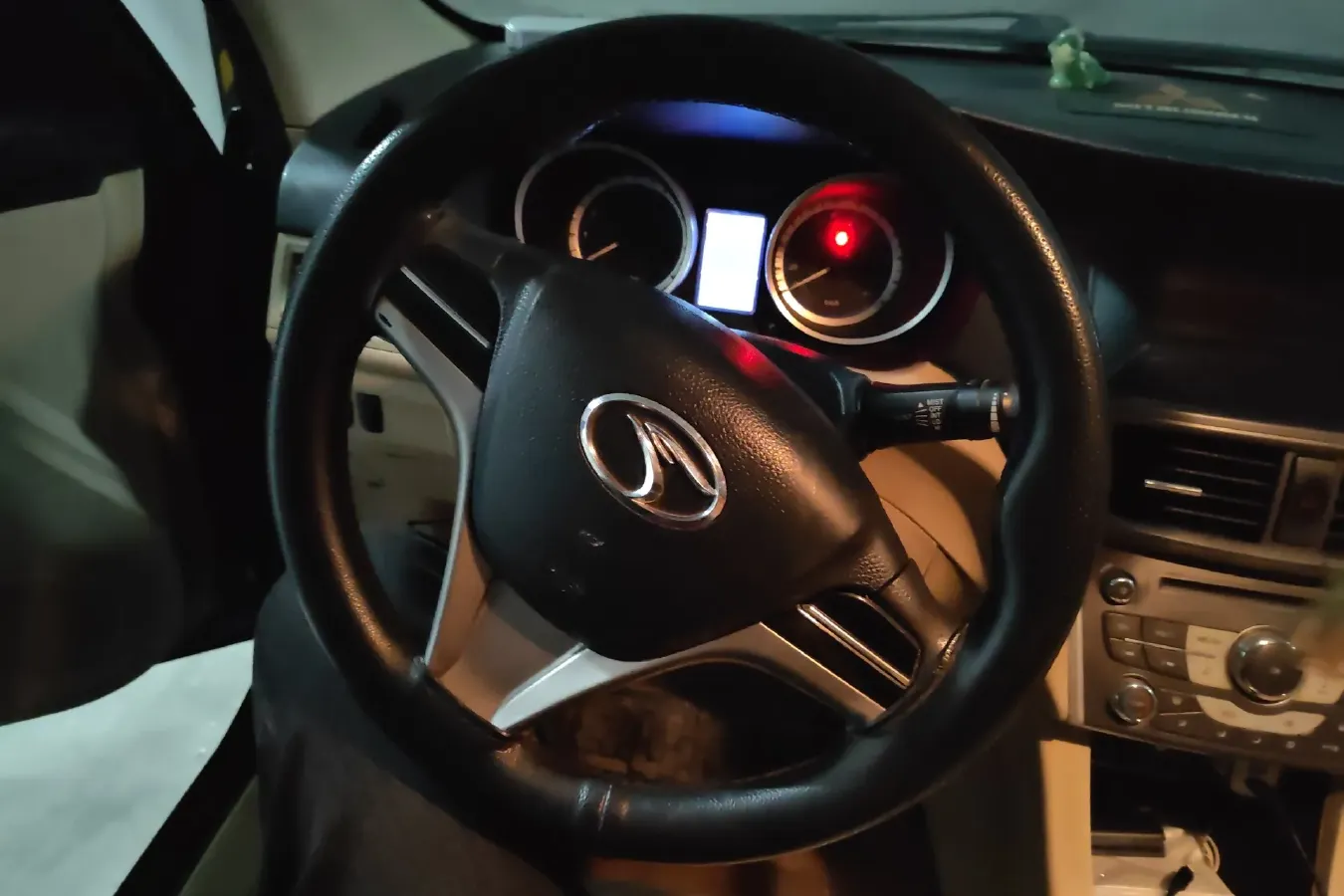 2014 Soueast V5 1.5L 120HP L4 5MT,autocango,china used car exporter,china ev exporter,chinese used car exporter,chinese used ev exporter