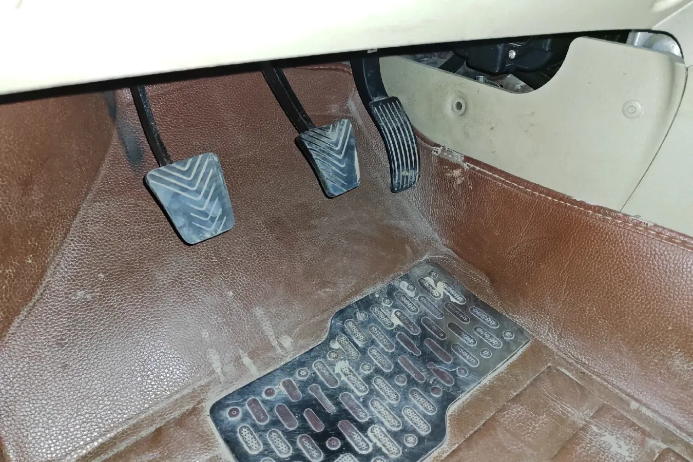 2014 Soueast V5 1.5L 120HP L4 5MT,autocango,china used car exporter,china ev exporter,chinese used car exporter,chinese used ev exporter