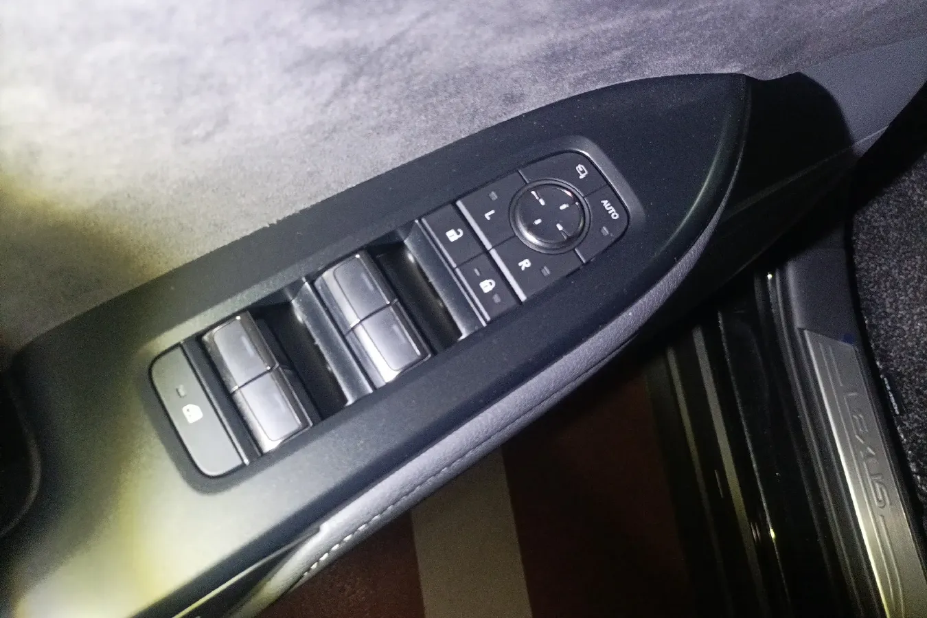 2023 Lexus RZ BEV 66KWH,autocango,china used car exporter,china ev exporter,chinese used car exporter,chinese used ev exporter