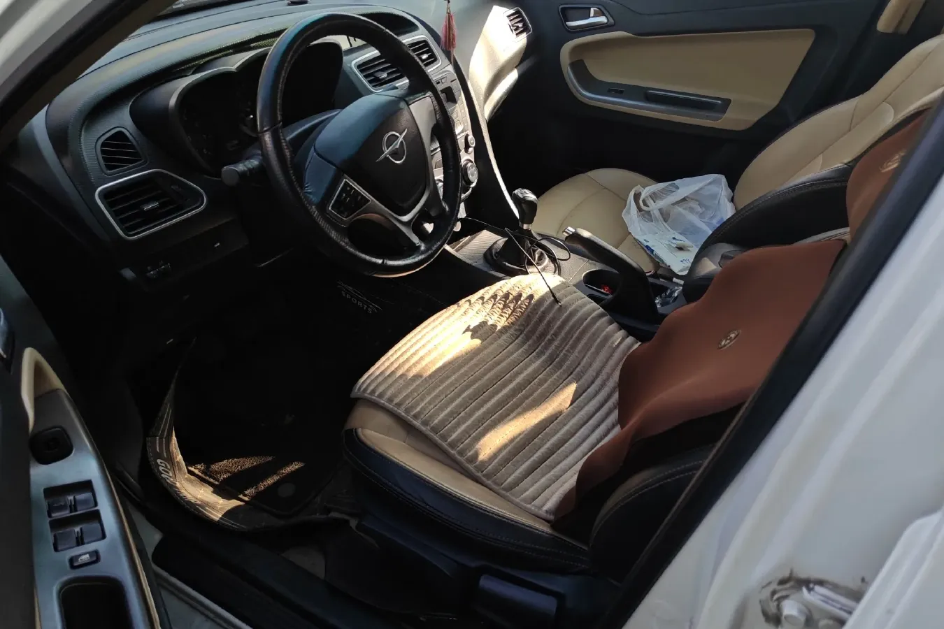 2015 HaiMa Family 1.6L 125HP L4 6MT,autocango,china used car exporter,china ev exporter,chinese used car exporter,chinese used ev exporter