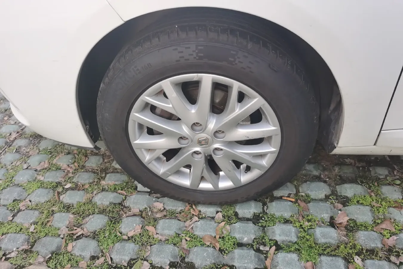 2013 Renault  Fluence 2.0L 137HP L4 CVT,autocango,china used car exporter,china ev exporter,chinese used car exporter,chinese used ev exporter