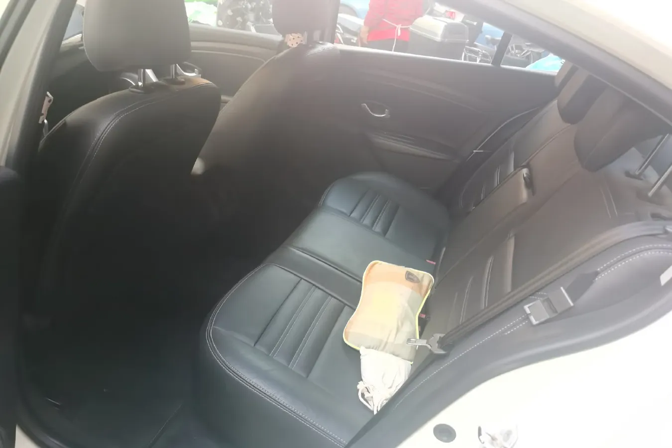 2013 Renault  Fluence 2.0L 137HP L4 CVT,autocango,china used car exporter,china ev exporter,chinese used car exporter,chinese used ev exporter