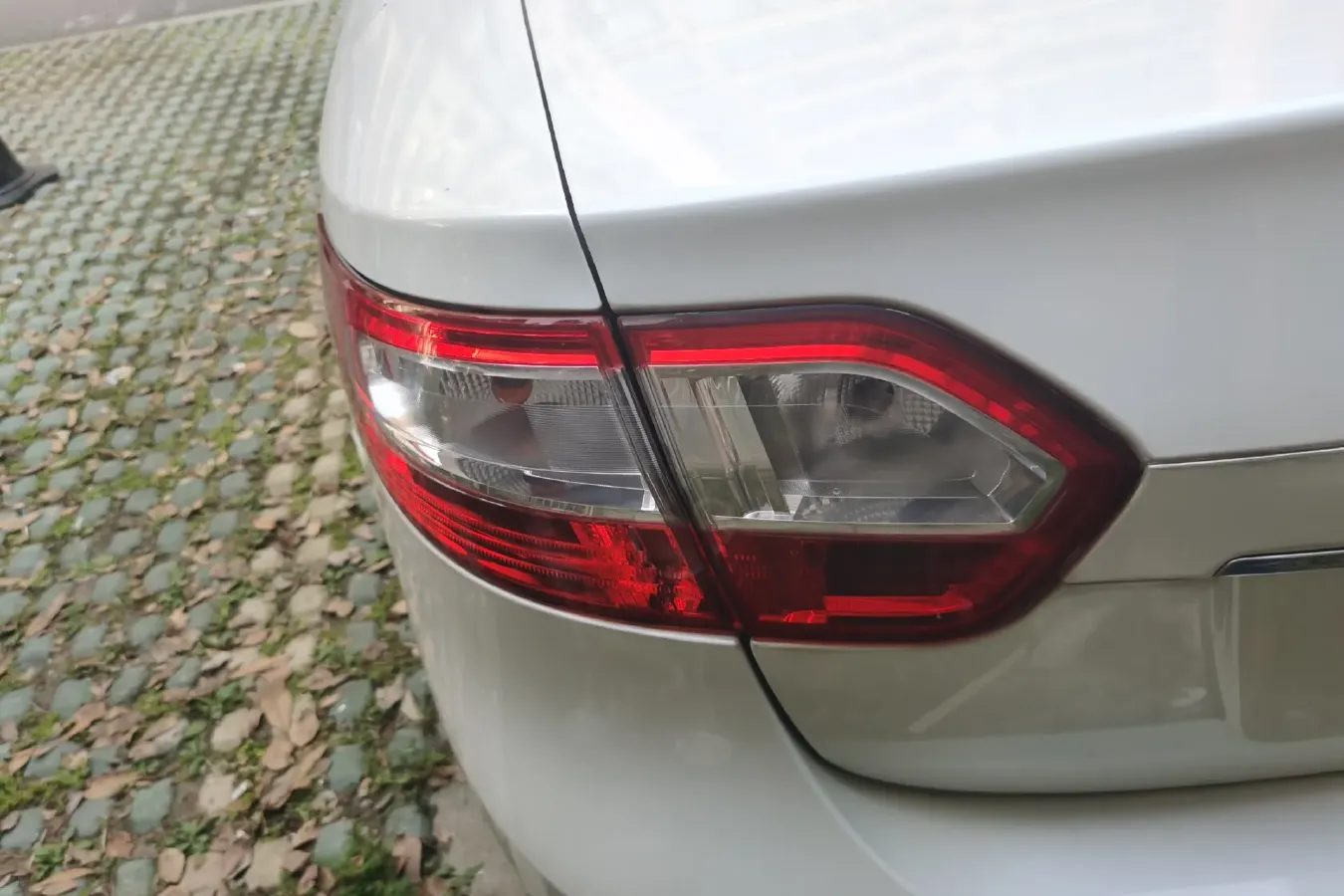 2013 Renault  Fluence 2.0L 137HP L4 CVT,autocango,china used car exporter,china ev exporter,chinese used car exporter,chinese used ev exporter