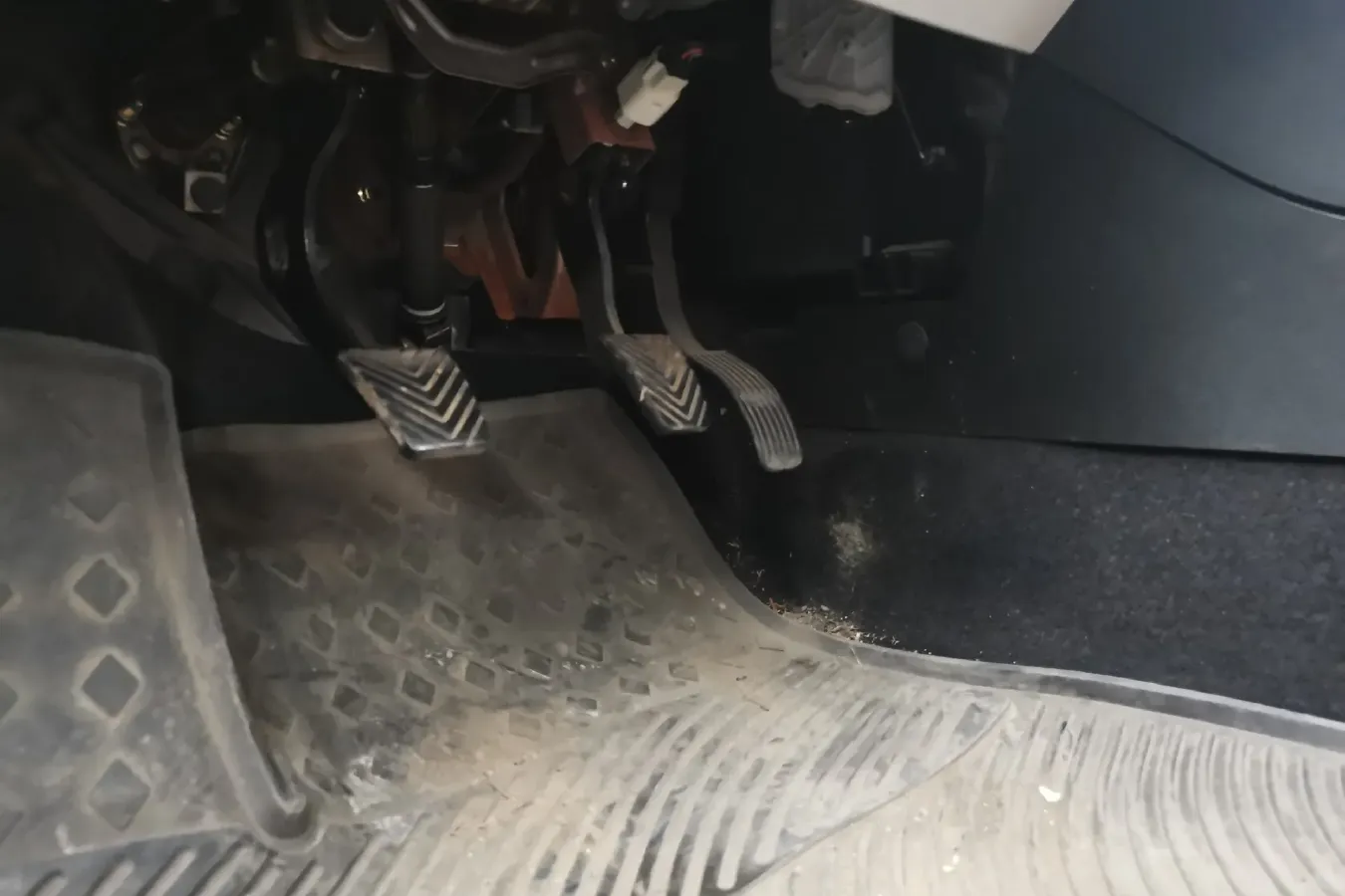 2011 Brilliance Auto H530 1.6L 118HP L4 5MT,autocango,china used car exporter,china ev exporter,chinese used car exporter,chinese used ev exporter