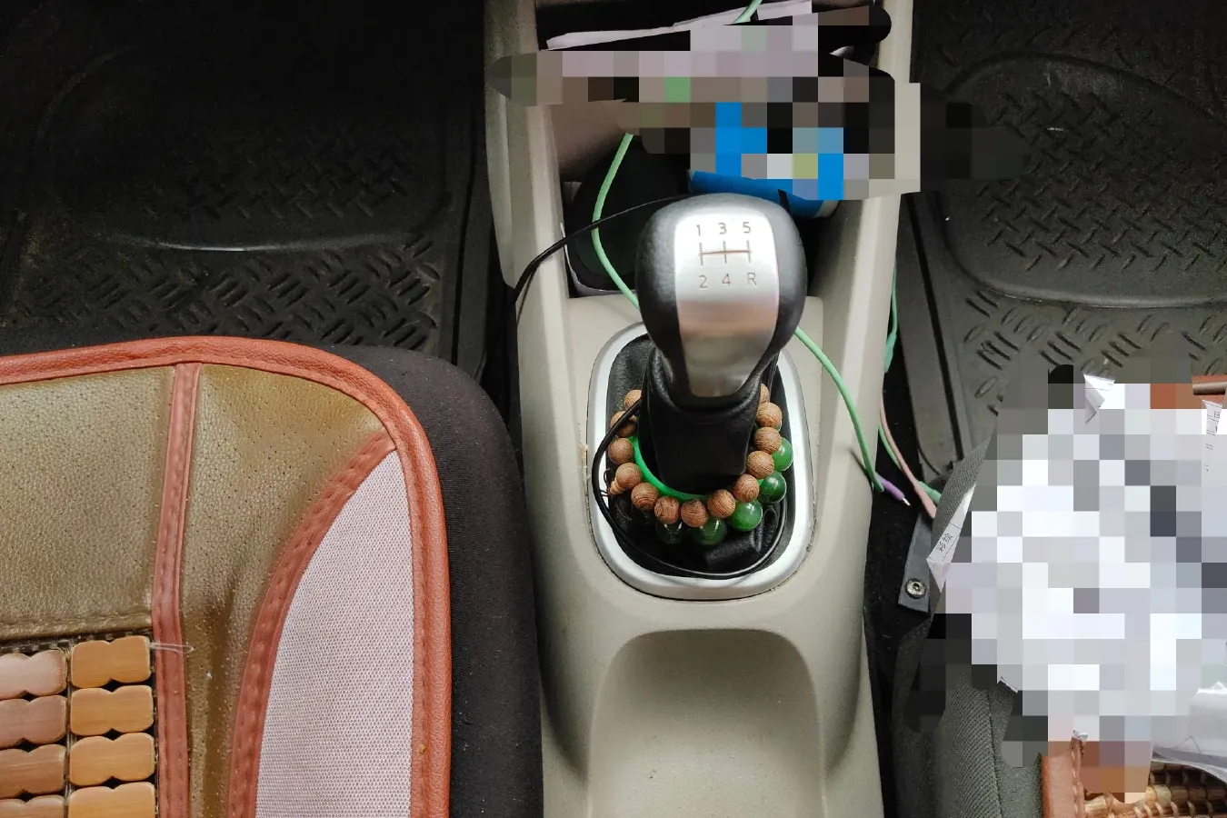 2015 Venucia R50 1.6L 117HP L4 5MT,autocango,china used car exporter,china ev exporter,chinese used car exporter,chinese used ev exporter