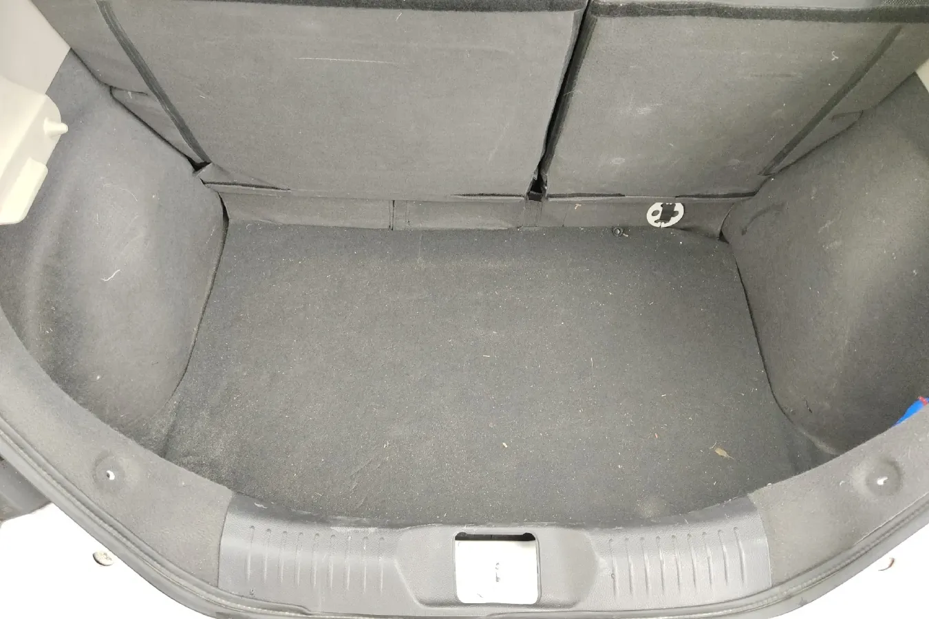 2015 Venucia R50 1.6L 117HP L4 5MT,autocango,china used car exporter,china ev exporter,chinese used car exporter,chinese used ev exporter