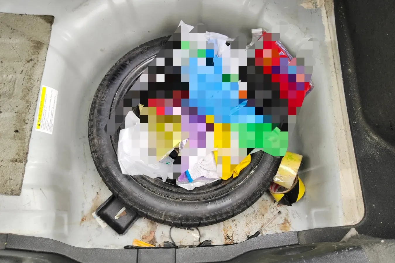 2015 Venucia R50 1.6L 117HP L4 5MT,autocango,china used car exporter,china ev exporter,chinese used car exporter,chinese used ev exporter