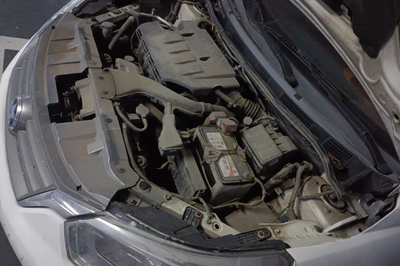 2013 Venucia R50 1.6L 117HP L4 4AT,autocango,china used car exporter,china ev exporter,chinese used car exporter,chinese used ev exporter