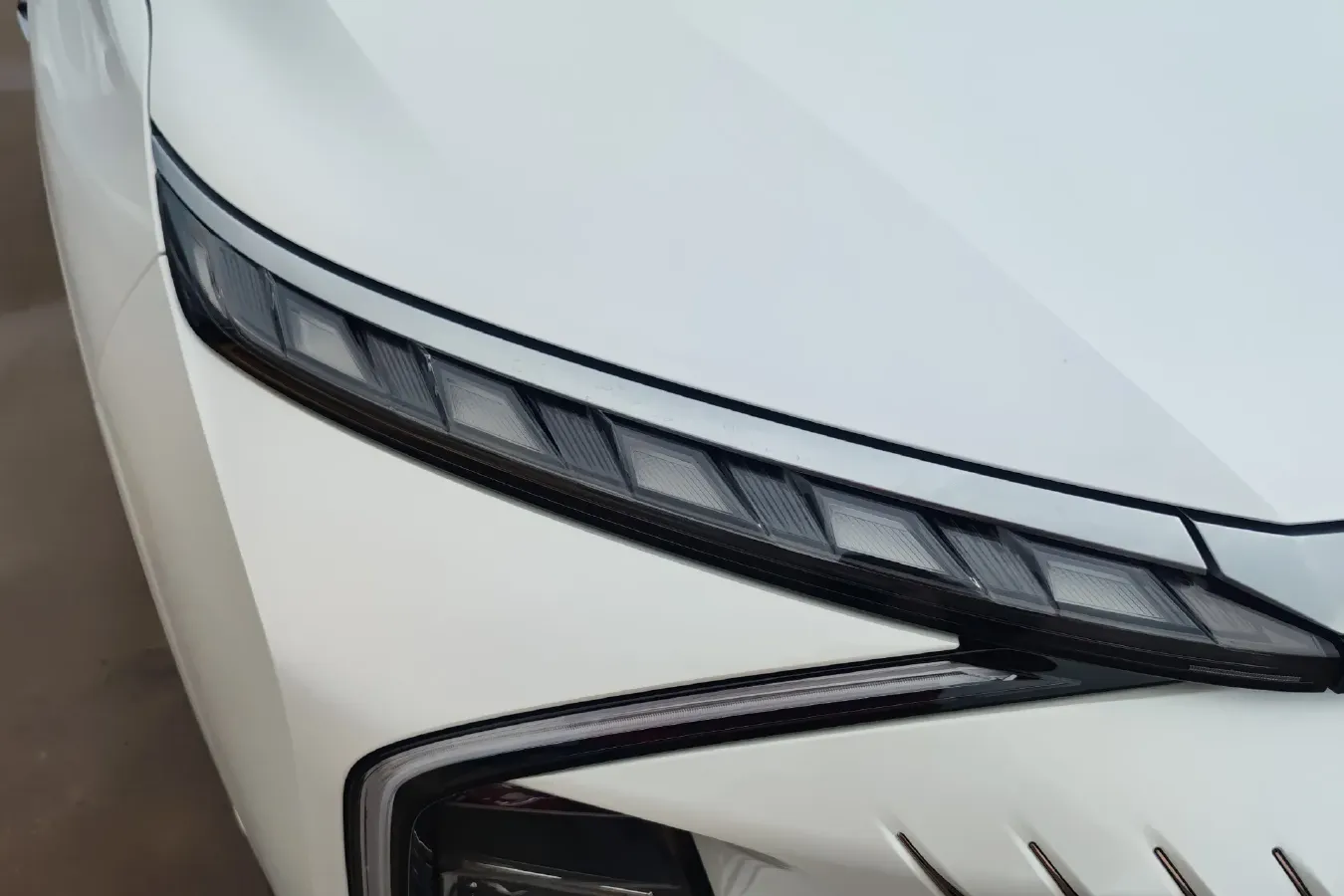 2022 Roewe Whale 2.0T 231HP L4 8AT,autocango,china used car exporter,china ev exporter,chinese used car exporter,chinese used ev exporter