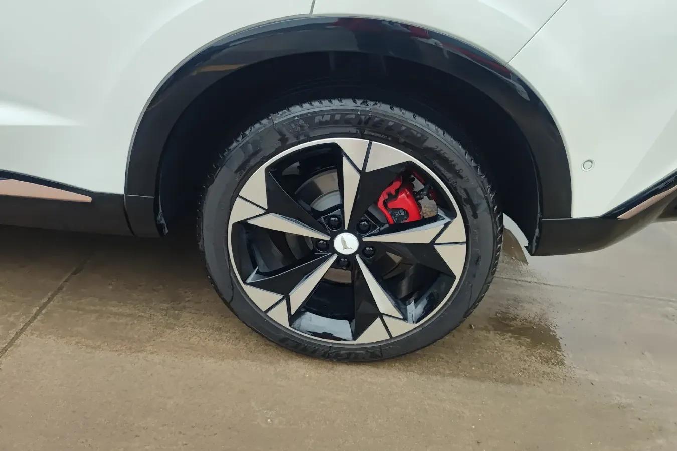 2022 Roewe Whale 2.0T 231HP L4 8AT,autocango,china used car exporter,china ev exporter,chinese used car exporter,chinese used ev exporter