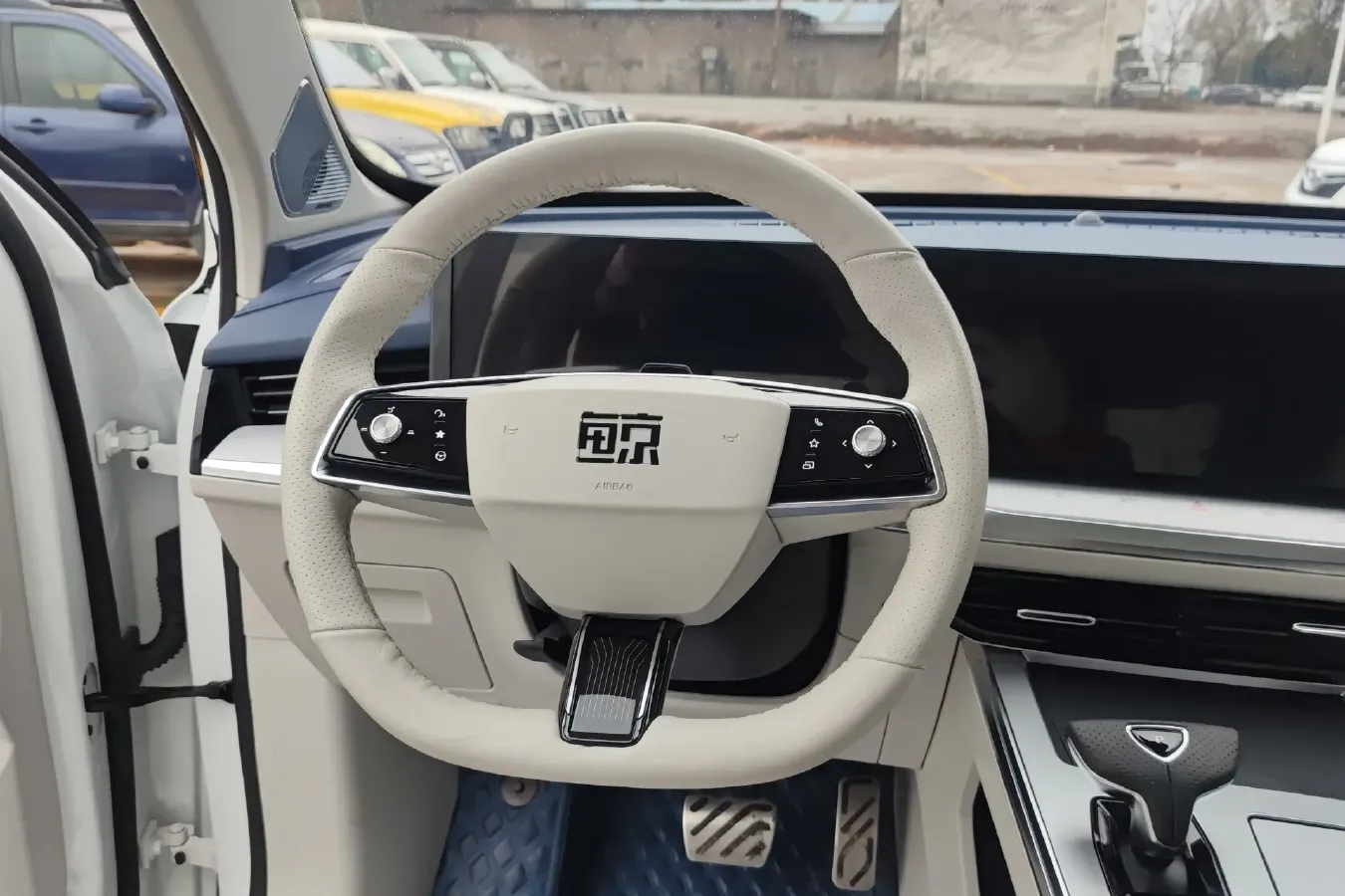 2022 Roewe Whale 2.0T 231HP L4 8AT,autocango,china used car exporter,china ev exporter,chinese used car exporter,chinese used ev exporter