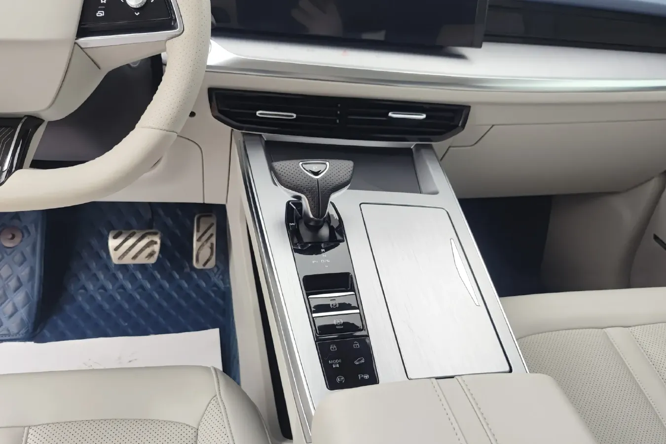 2022 Roewe Whale 2.0T 231HP L4 8AT,autocango,china used car exporter,china ev exporter,chinese used car exporter,chinese used ev exporter