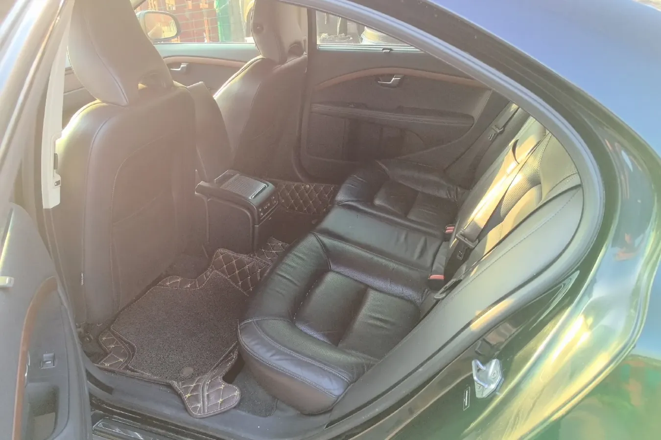 2015 Volvo S80L 2.0T 214HP L5 6AT,autocango,china used car exporter,china ev exporter,chinese used car exporter,chinese used ev exporter