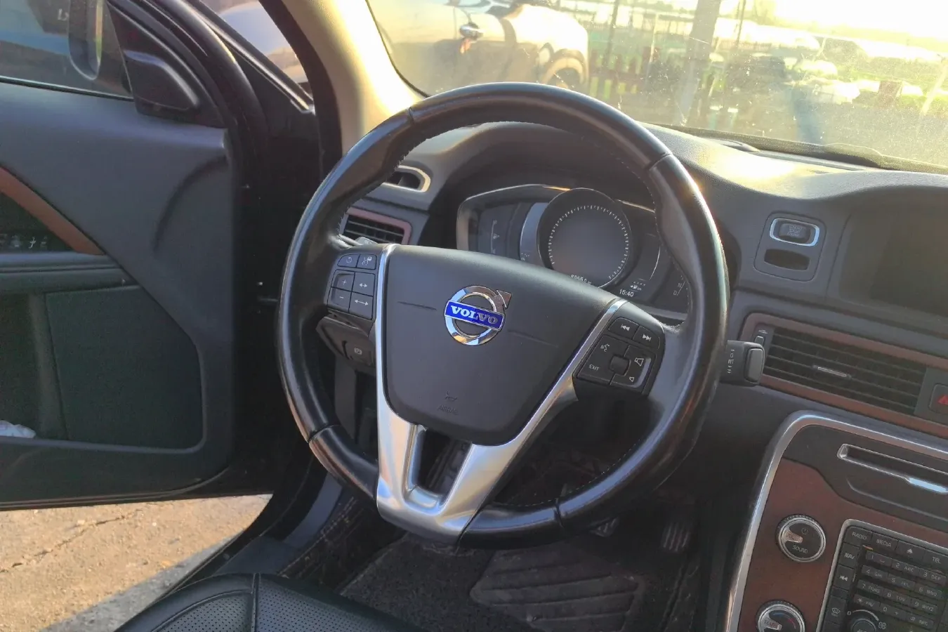 2015 Volvo S80L 2.0T 214HP L5 6AT,autocango,china used car exporter,china ev exporter,chinese used car exporter,chinese used ev exporter