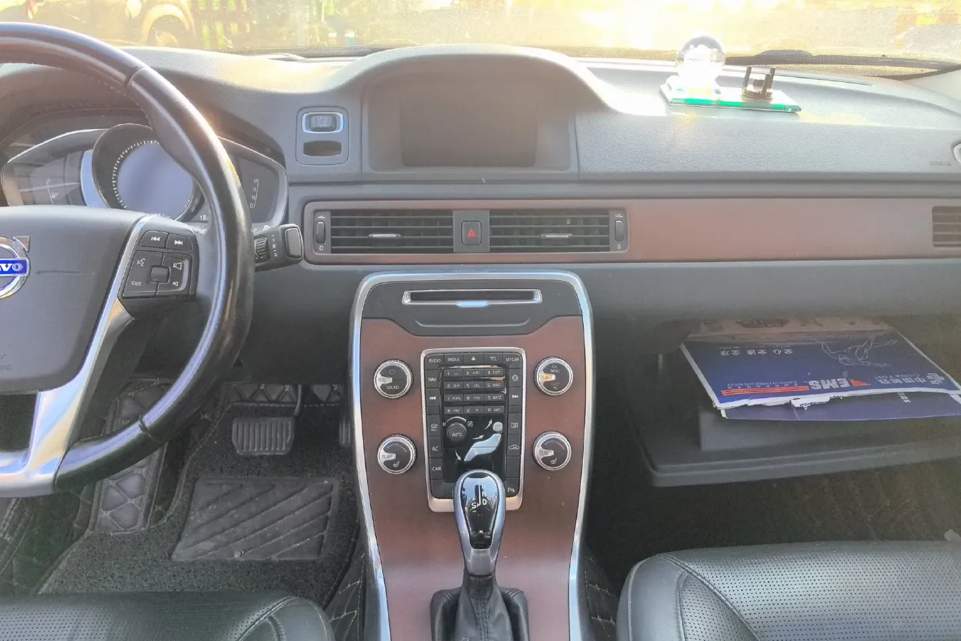 2015 Volvo S80L 2.0T 214HP L5 6AT,autocango,china used car exporter,china ev exporter,chinese used car exporter,chinese used ev exporter