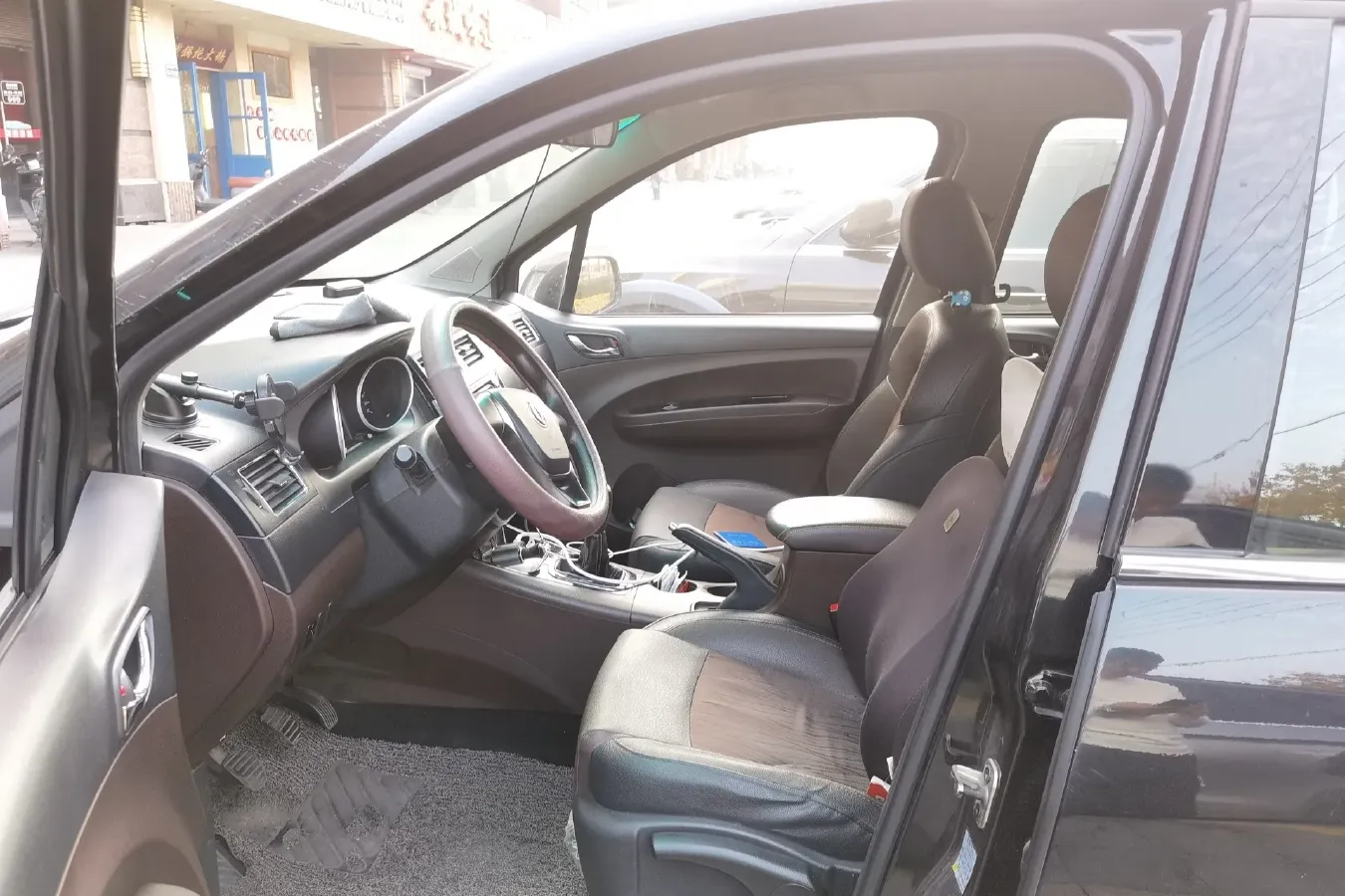 2017 DongFeng Forthing Joyear X3 1.5L 120HP L4 5MT,autocango,china used car exporter,china ev exporter,chinese used car exporter,chinese used ev exporter