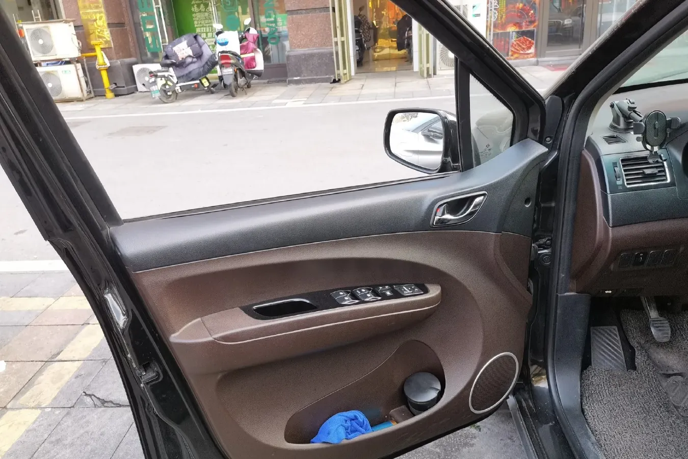 2017 DongFeng Forthing Joyear X3 1.5L 120HP L4 5MT,autocango,china used car exporter,china ev exporter,chinese used car exporter,chinese used ev exporter