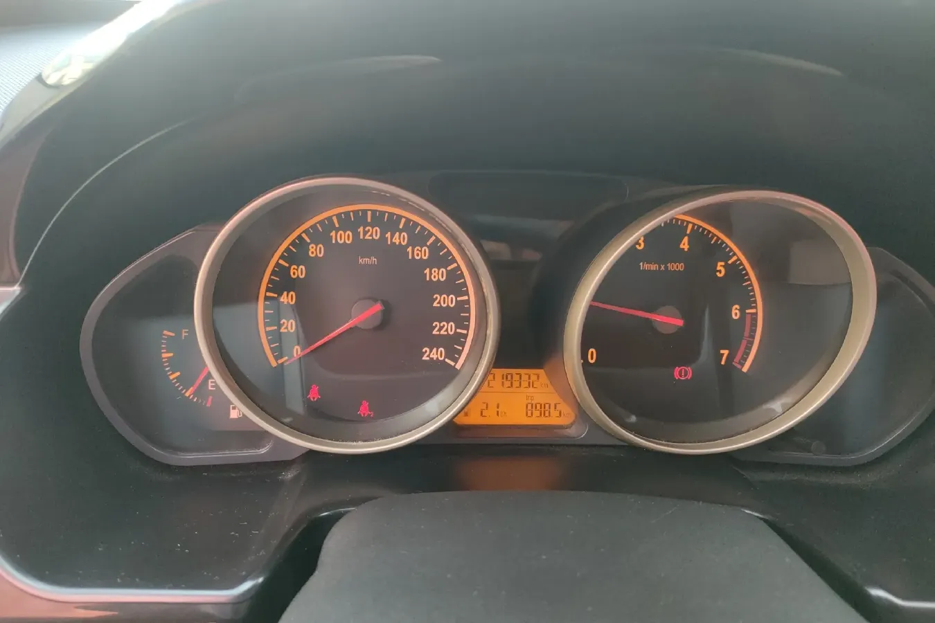 2013 Brilliance Auto H330 1.5L 105HP L4 5MT,autocango,china used car exporter,china ev exporter,chinese used car exporter,chinese used ev exporter