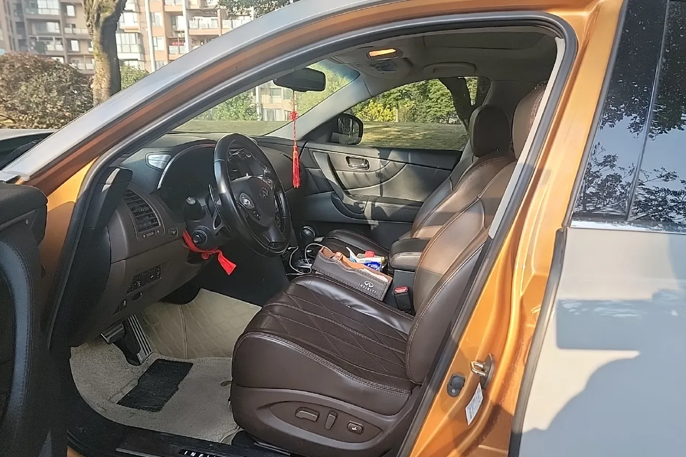 2013 Infiniti QX70 3.7L 351HP V6 7AT,autocango,china used car exporter,china ev exporter,chinese used car exporter,chinese used ev exporter