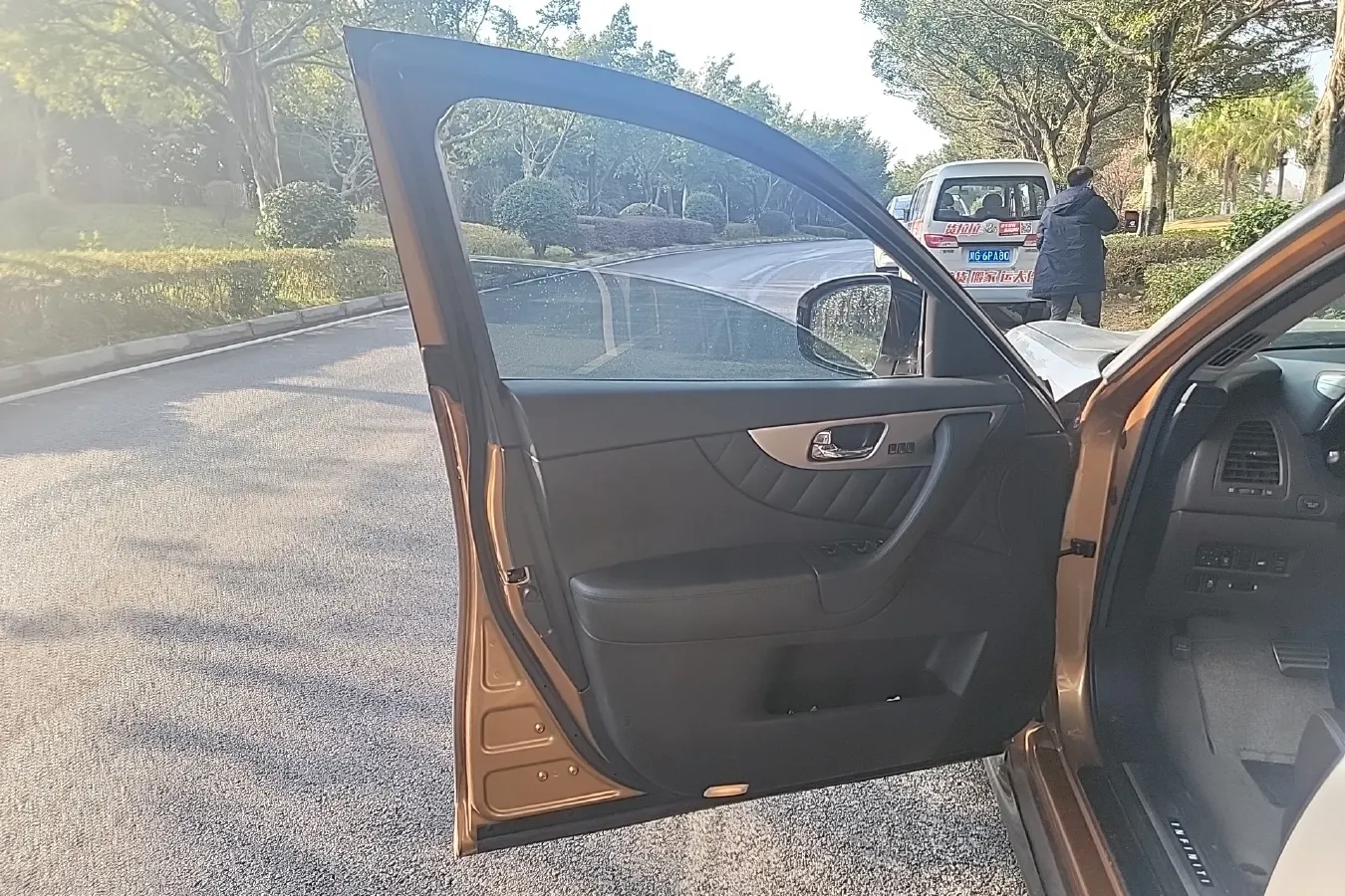 2013 Infiniti QX70 3.7L 351HP V6 7AT,autocango,china used car exporter,china ev exporter,chinese used car exporter,chinese used ev exporter