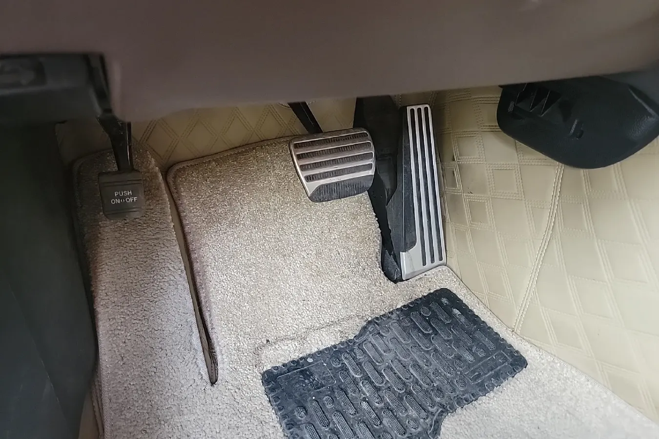 2013 Infiniti QX70 3.7L 351HP V6 7AT,autocango,china used car exporter,china ev exporter,chinese used car exporter,chinese used ev exporter