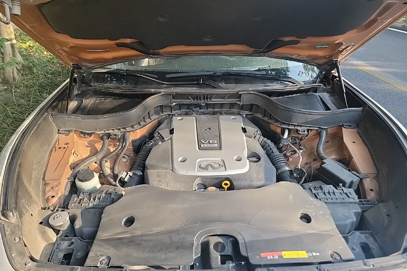 2013 Infiniti QX70 3.7L 351HP V6 7AT,autocango,china used car exporter,china ev exporter,chinese used car exporter,chinese used ev exporter