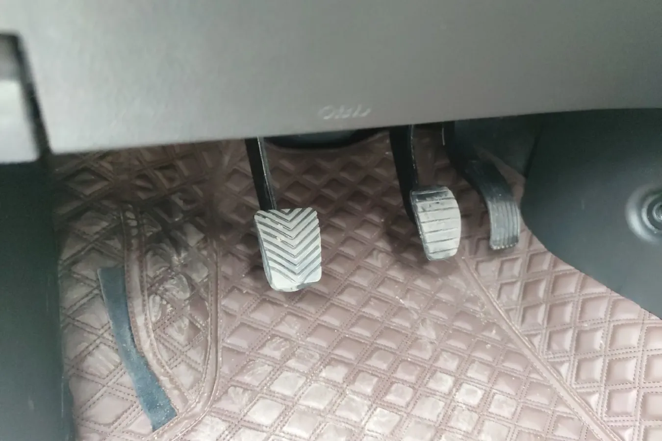 2021 DongFeng Forthing LingZhi Plus 2.0L 133HP L4 6MT,autocango,china used car exporter,china ev exporter,chinese used car exporter,chinese used ev exporter