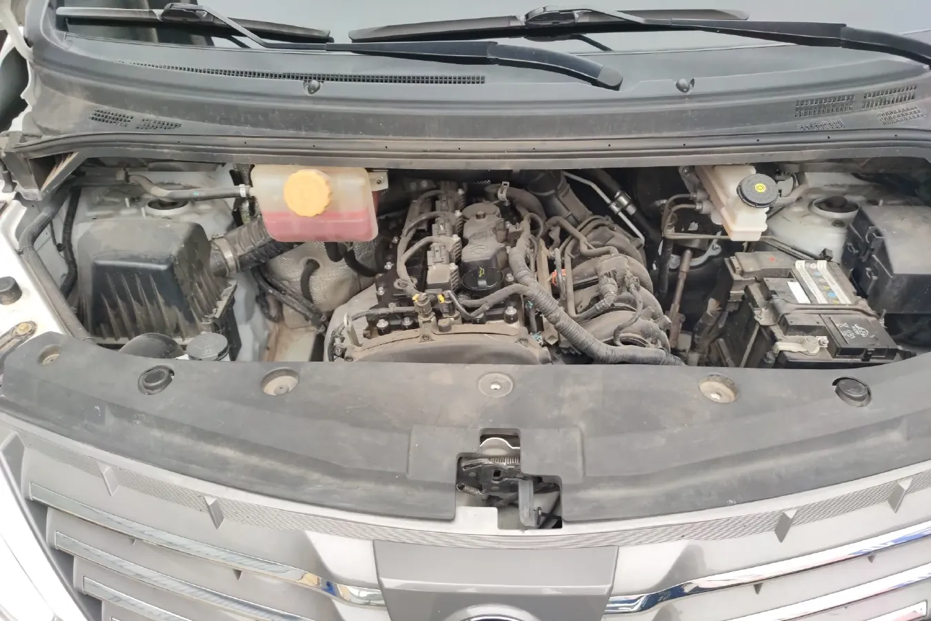 2021 DongFeng Forthing LingZhi Plus 2.0L 133HP L4 6MT,autocango,china used car exporter,china ev exporter,chinese used car exporter,chinese used ev exporter