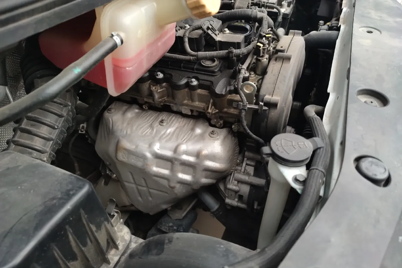 2021 DongFeng Forthing LingZhi Plus 2.0L 133HP L4 6MT,autocango,china used car exporter,china ev exporter,chinese used car exporter,chinese used ev exporter