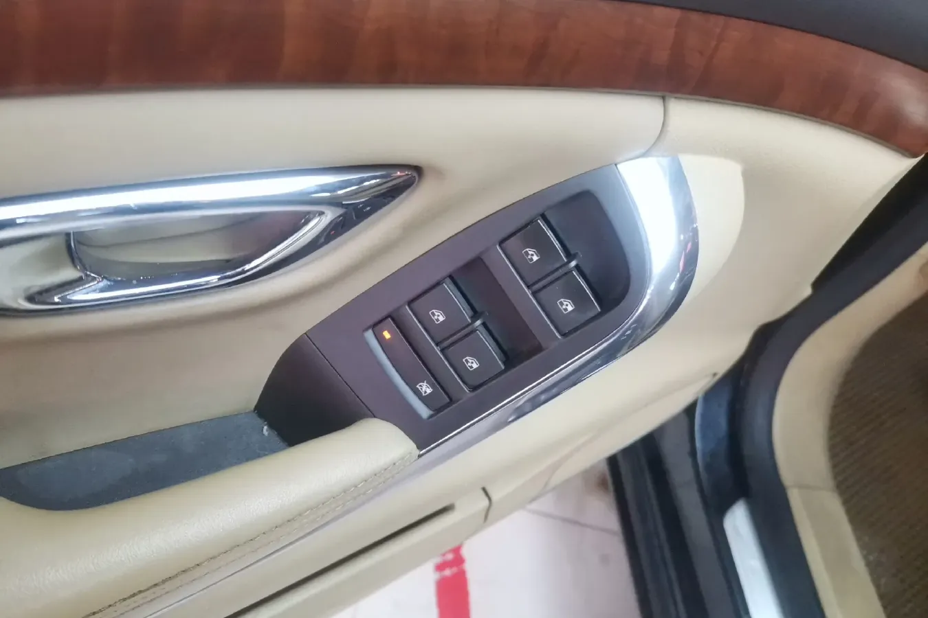 2012 Roewe 950 2.4L 186HP L4 6AT,autocango,china used car exporter,china ev exporter,chinese used car exporter,chinese used ev exporter