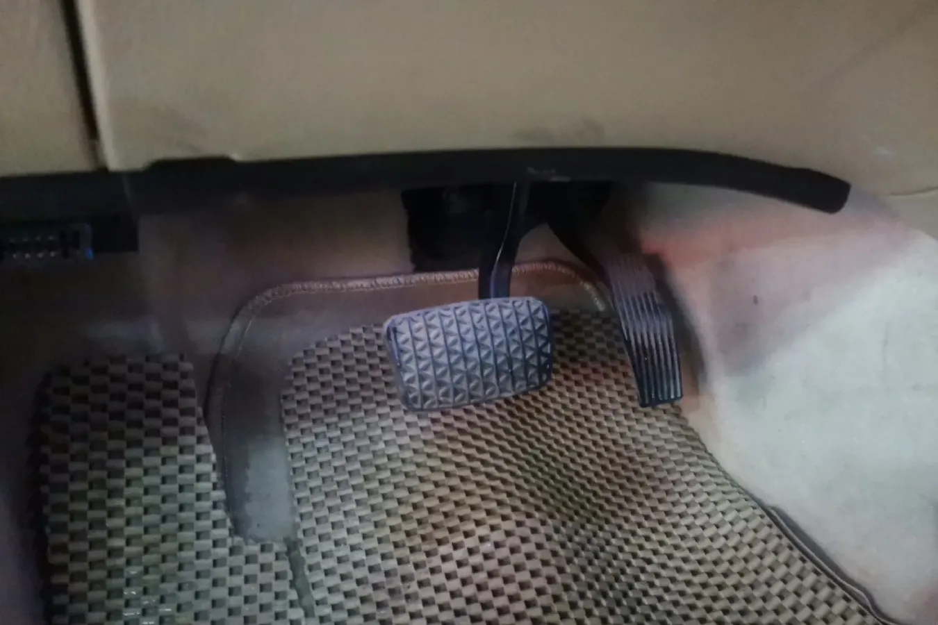 2012 Roewe 950 2.4L 186HP L4 6AT,autocango,china used car exporter,china ev exporter,chinese used car exporter,chinese used ev exporter