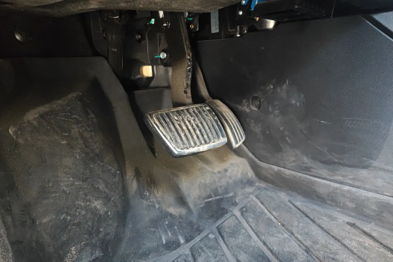 2021 Enovate ME5 Range Extended 98HP REEV 30.6KWH,autocango,china used car exporter,china ev exporter,chinese used car exporter,chinese used ev exporter