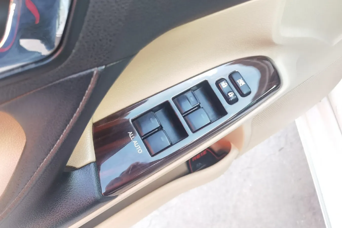 2012 Toyota Reiz 2.5L 193HP V6 6AT,autocango,china used car exporter,china ev exporter,chinese used car exporter,chinese used ev exporter