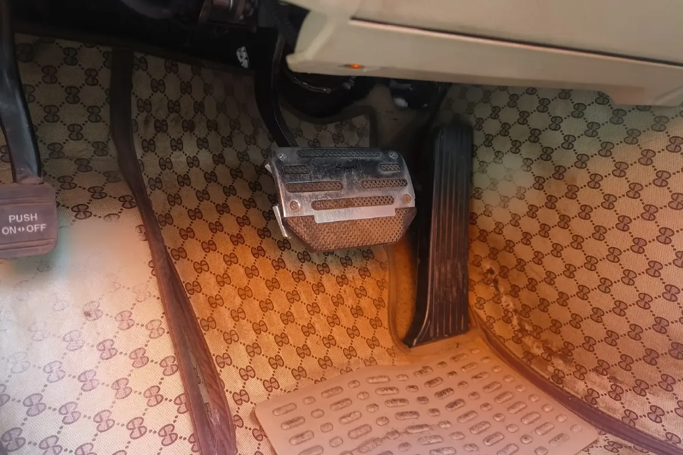 2012 Toyota Reiz 2.5L 193HP V6 6AT,autocango,china used car exporter,china ev exporter,chinese used car exporter,chinese used ev exporter