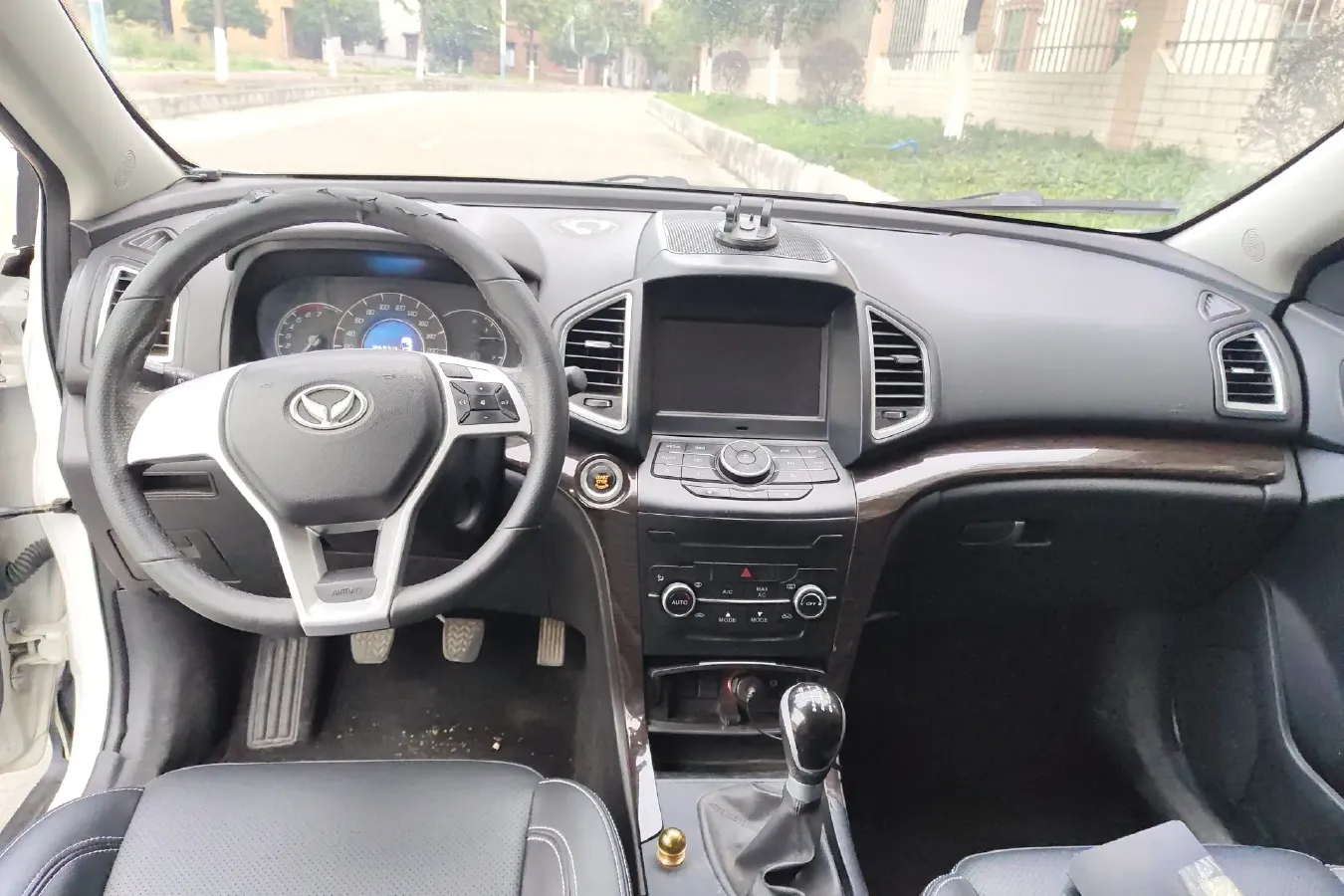 2016 BAIC Hyosow S6 1.5T 150HP L4 6MT,autocango,china used car exporter,china ev exporter,chinese used car exporter,chinese used ev exporter