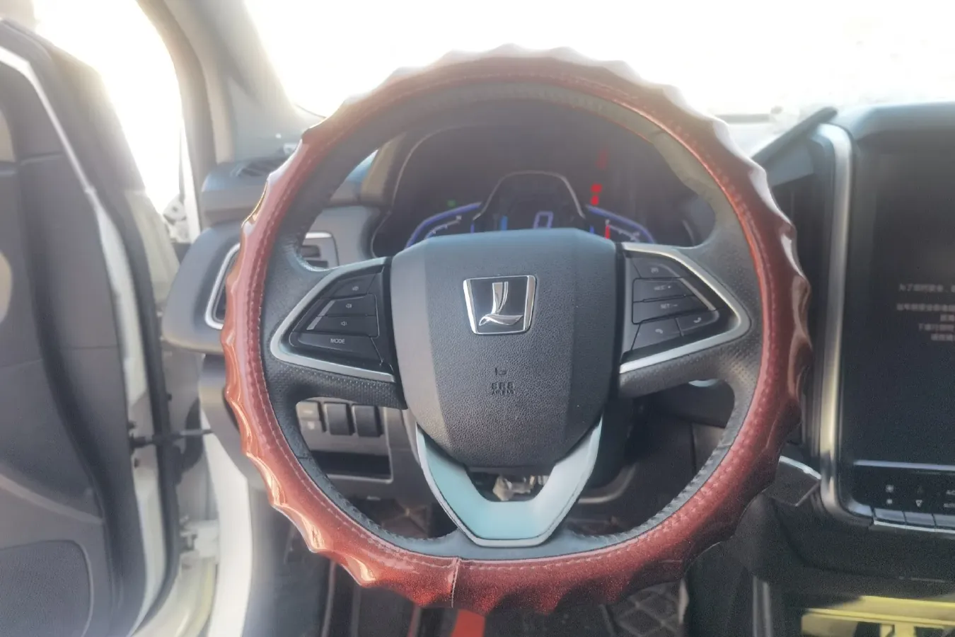 2017 Luxgen U5 SUV 1.6L 124HP L4 CVT,autocango,china used car exporter,china ev exporter,chinese used car exporter,chinese used ev exporter