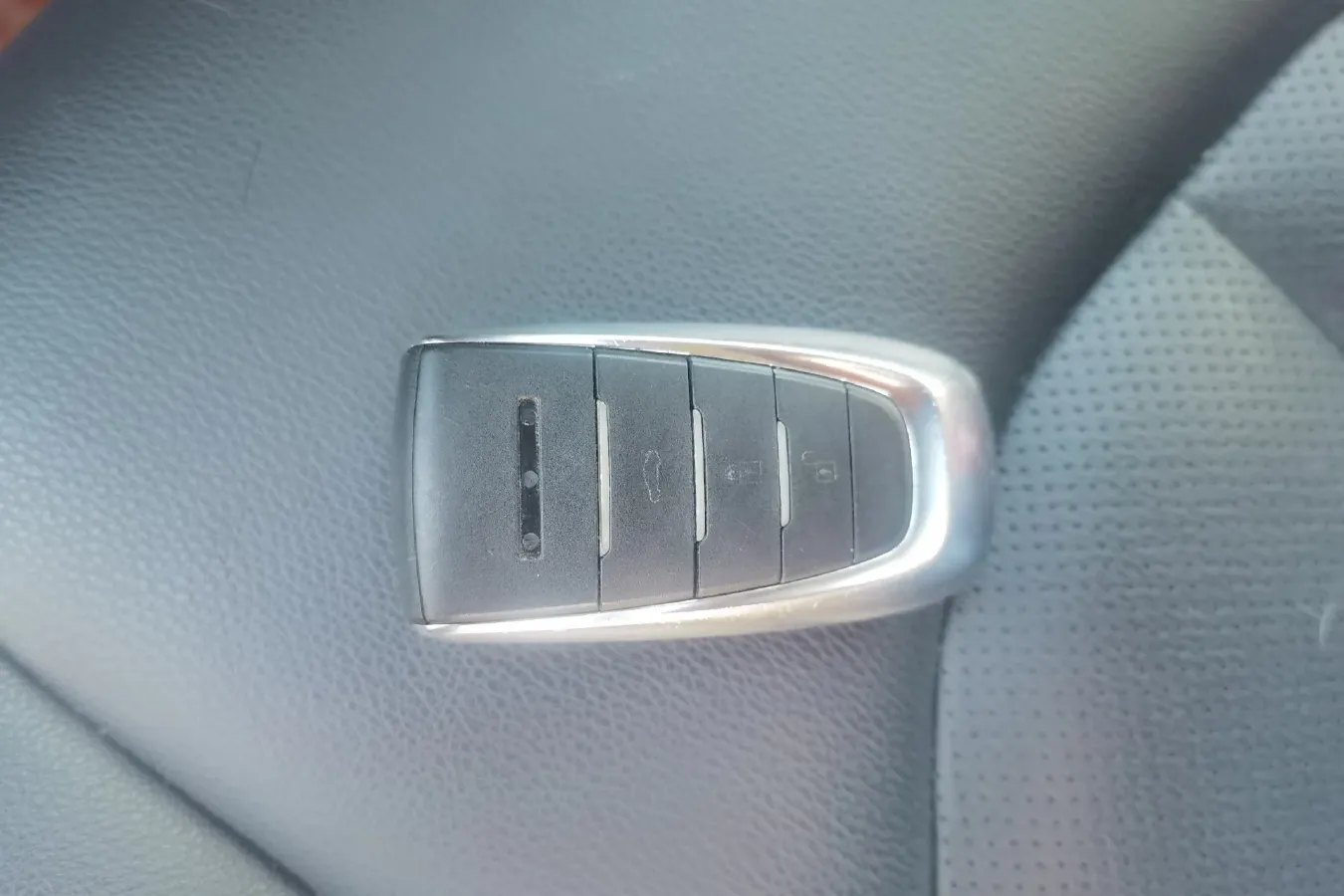 2017 Luxgen U5 SUV 1.6L 124HP L4 CVT,autocango,china used car exporter,china ev exporter,chinese used car exporter,chinese used ev exporter