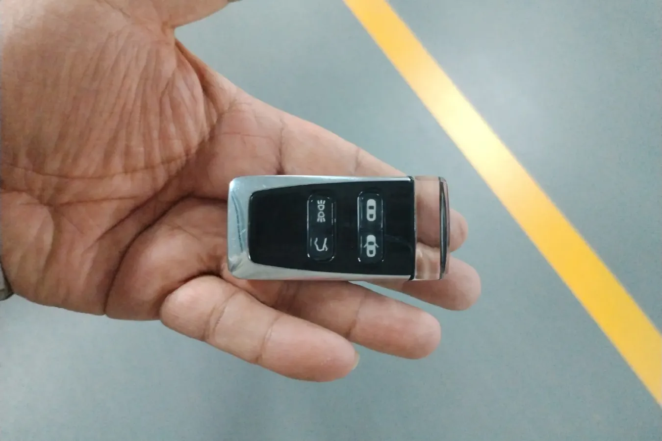 2013 Aston Martin Rapide 6.0L 558HP V12 6AT,autocango,china used car exporter,china ev exporter,chinese used car exporter,chinese used ev exporter