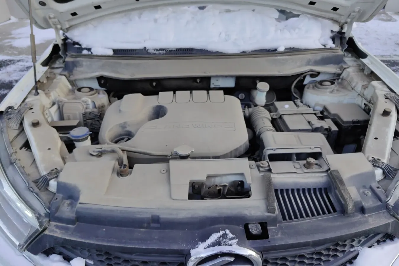 2017 Landwind X2 1.6L 125HP L4 4AT,autocango,china used car exporter,china ev exporter,chinese used car exporter,chinese used ev exporter