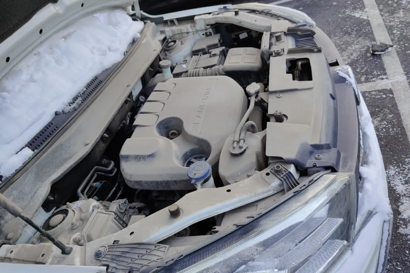 2017 Landwind X2 1.6L 125HP L4 4AT,autocango,china used car exporter,china ev exporter,chinese used car exporter,chinese used ev exporter