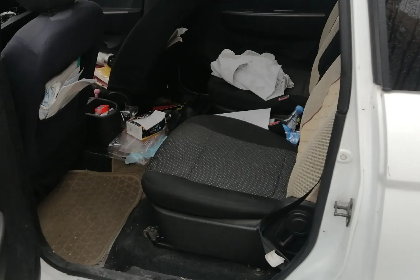 2014 DongFeng Fengon Fengon 330 1.5L 116HP L4 5MT,autocango,china used car exporter,china ev exporter,chinese used car exporter,chinese used ev exporter