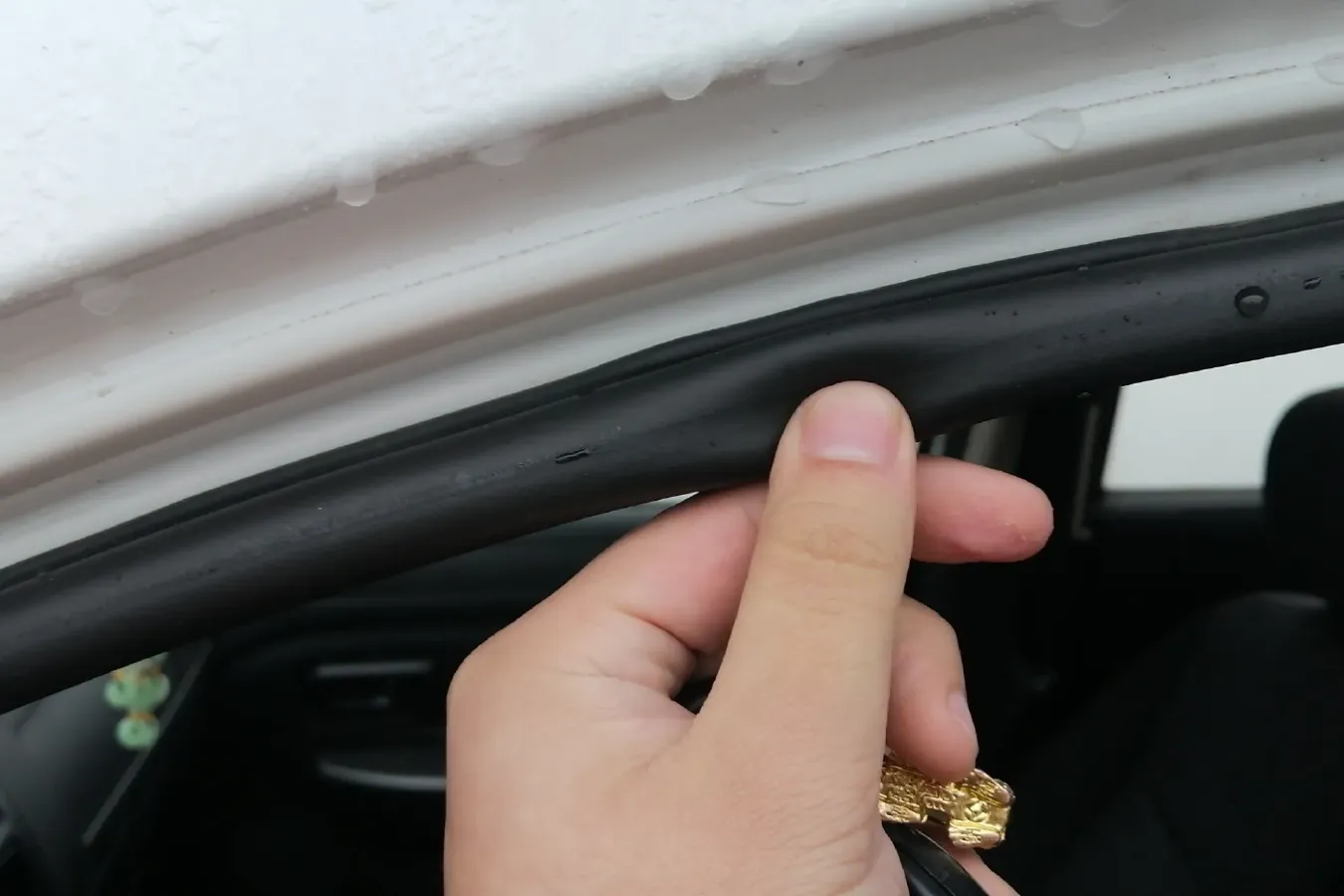 2014 DongFeng Fengon Fengon 330 1.5L 116HP L4 5MT,autocango,china used car exporter,china ev exporter,chinese used car exporter,chinese used ev exporter