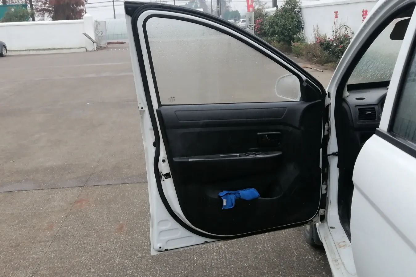 2014 DongFeng Fengon Fengon 330 1.5L 116HP L4 5MT,autocango,china used car exporter,china ev exporter,chinese used car exporter,chinese used ev exporter