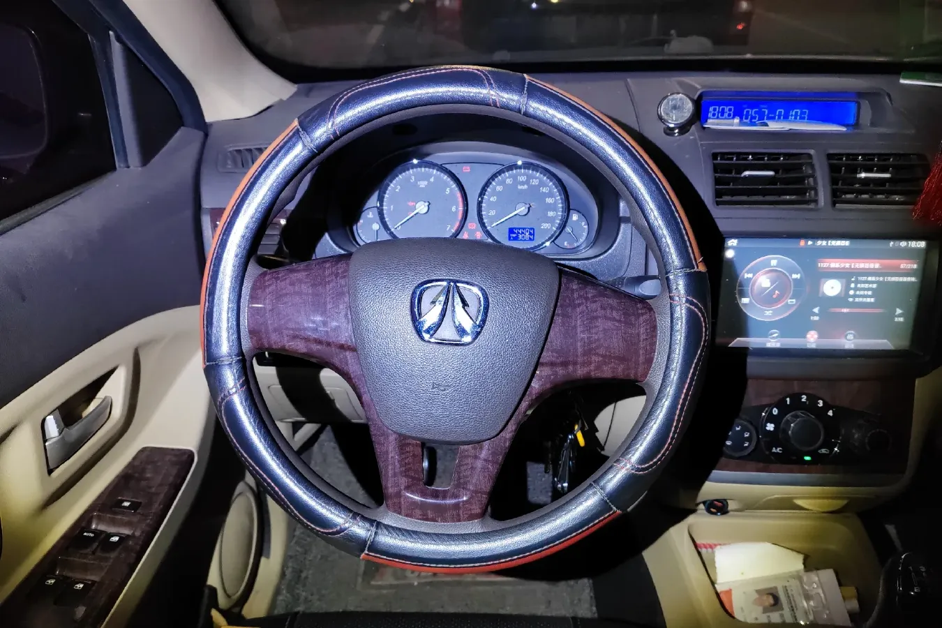 2015 BAIC WeiWang M30 1.5L 116HP L4 5MT,autocango,china used car exporter,china ev exporter,chinese used car exporter,chinese used ev exporter