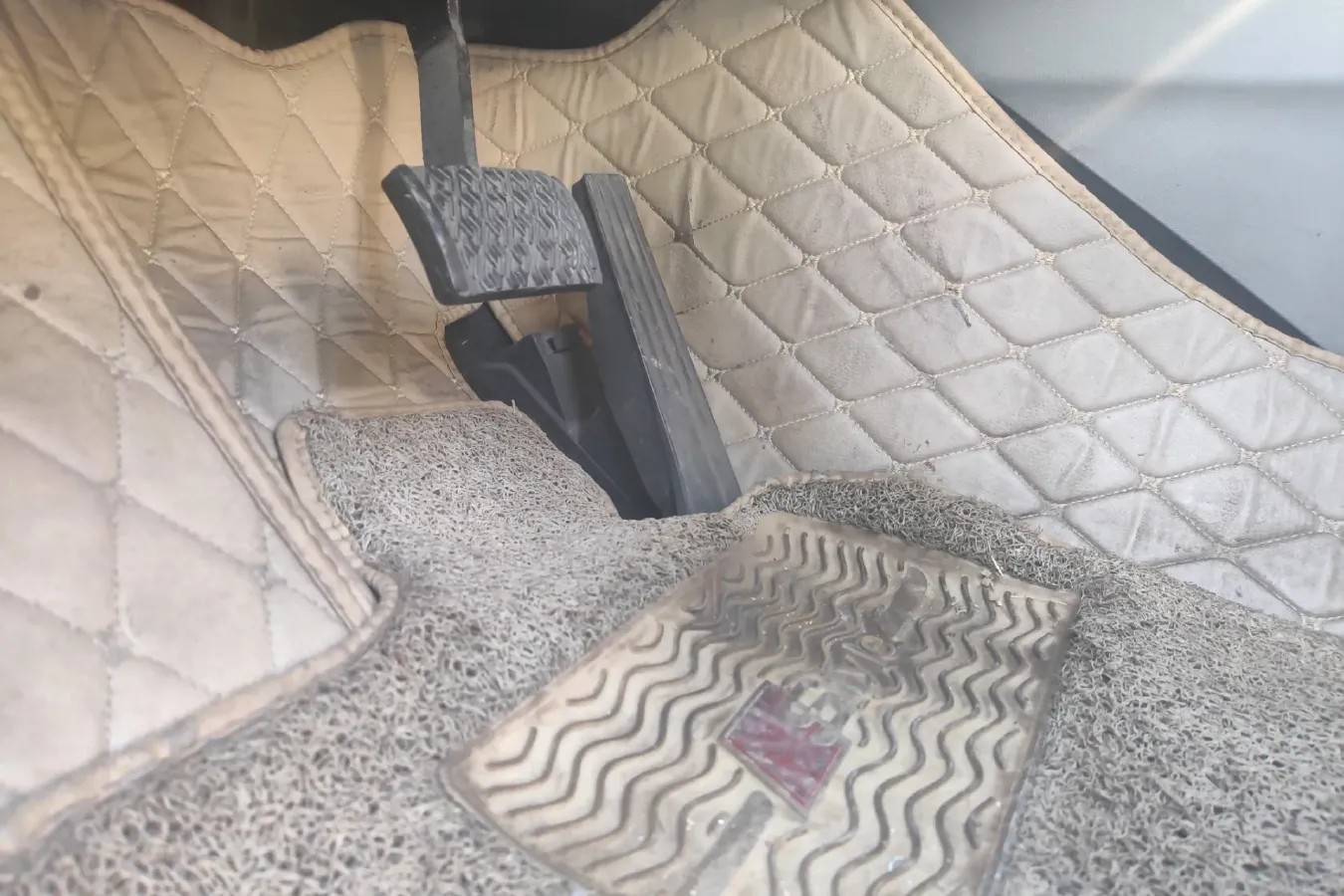 2015 HuaSong 7 2.0T 184HP L4 6AT,autocango,china used car exporter,china ev exporter,chinese used car exporter,chinese used ev exporter