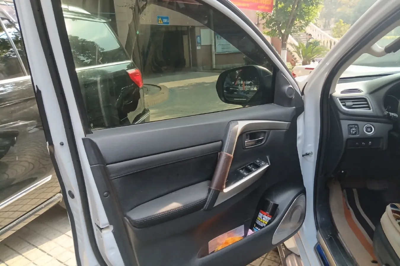 2020 Mitsubishi Pajero 3.0L 209HP V6 8AT,autocango,china used car exporter,china ev exporter,chinese used car exporter,chinese used ev exporter