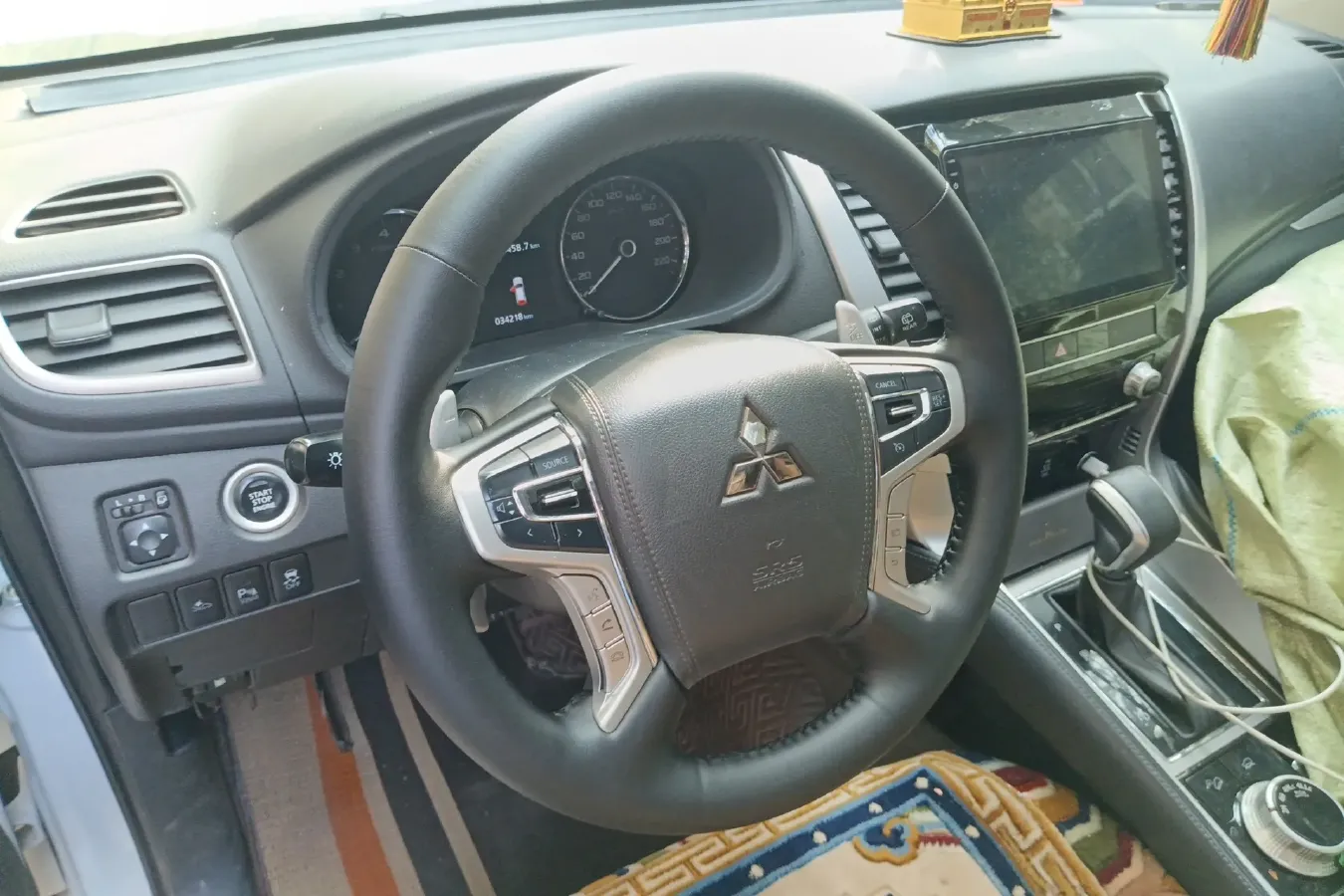 2020 Mitsubishi Pajero 3.0L 209HP V6 8AT,autocango,china used car exporter,china ev exporter,chinese used car exporter,chinese used ev exporter