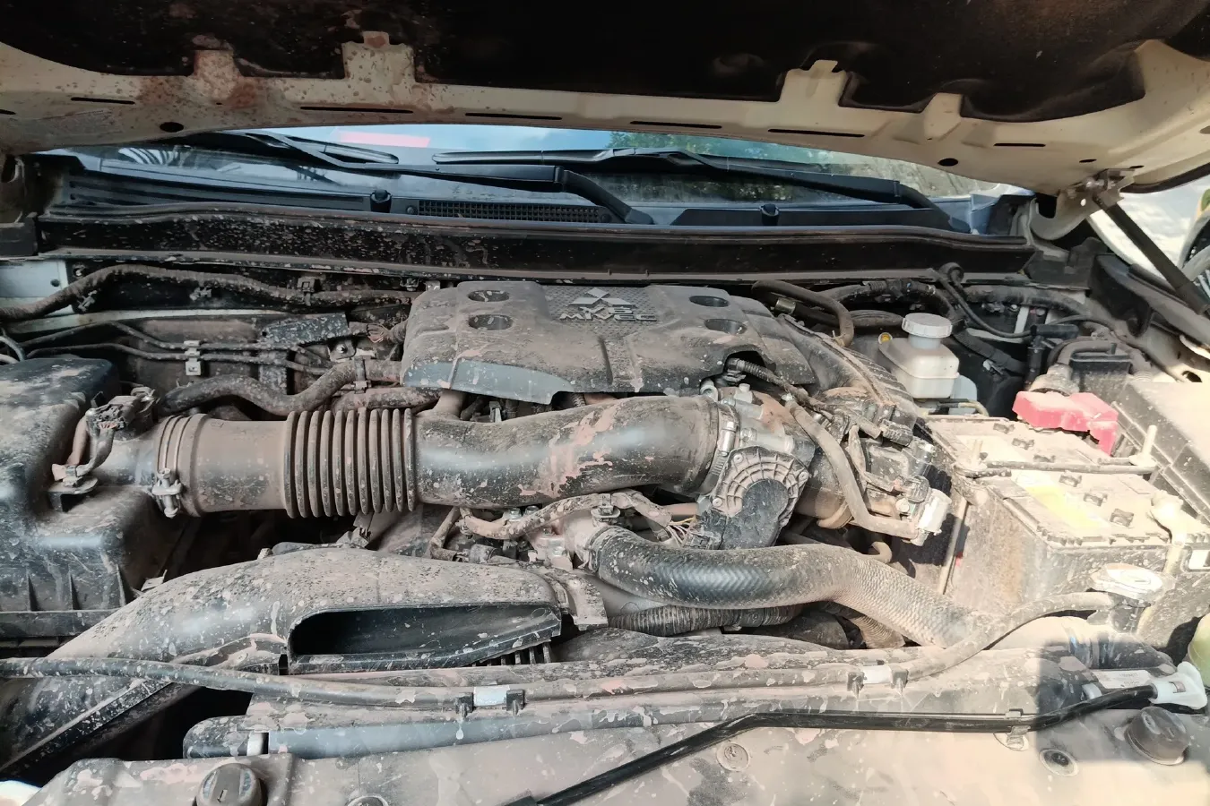 2020 Mitsubishi Pajero 3.0L 209HP V6 8AT,autocango,china used car exporter,china ev exporter,chinese used car exporter,chinese used ev exporter